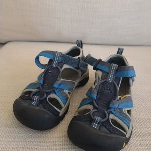 Boys Keen Sandals (11)